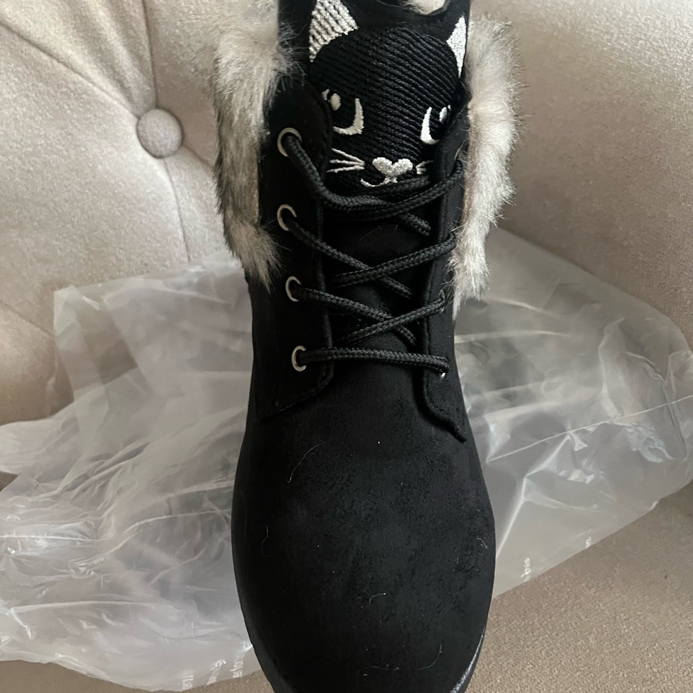 Black Faux Fur Lace-Up Women's Boots